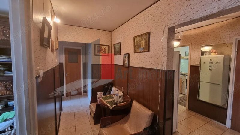 Brancoveanu, vanzare apartament decomandat 4 camere.